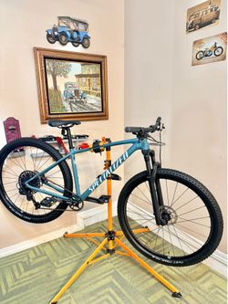 Specialized chisel mountain bike 29”