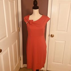 Pink dress with bow detail