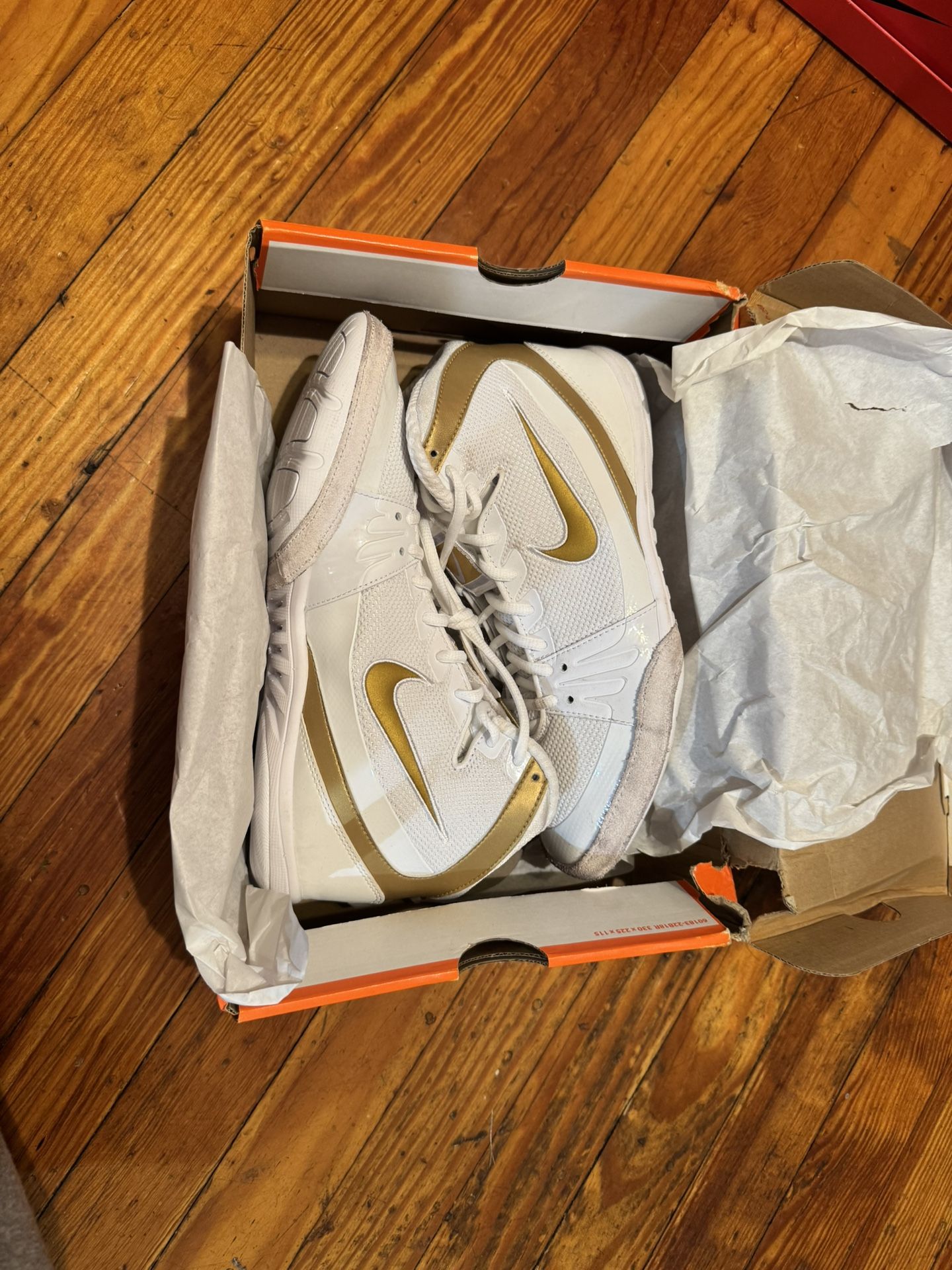 Nike Freeks Wrestling Shoe Size 10 Like new white and gold