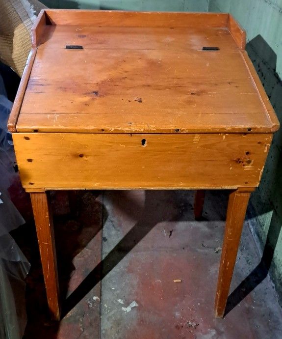 Antique Pine Wood American Primitive School Master Teacher's Desk