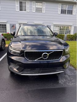 2019 Volvo XC 40 91,000 mile Clean Black on white inside