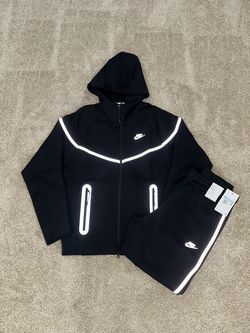 Nike Reflective Tech Fleece – Black (Medium)