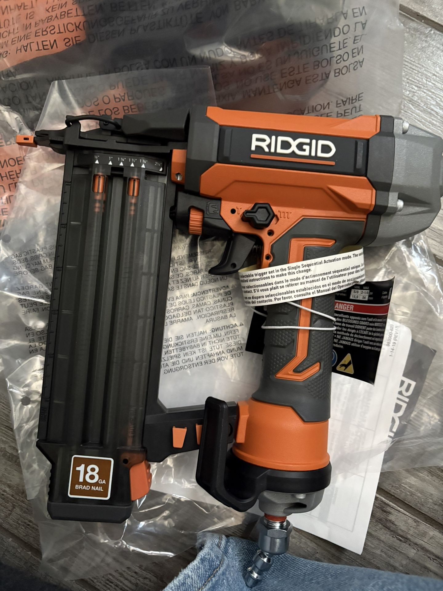 Ridgid 2-1/8in Brad Nailer