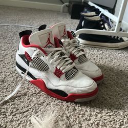 Jordan 4 Fire Reds 