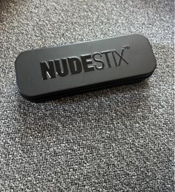 NUDESTIX eye color