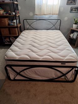 QUEEN BED!!