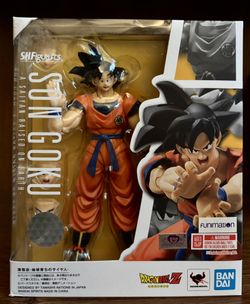 S.H. Figuarts Dragon Ball Z Son Goku Saiyan Raised on Earth