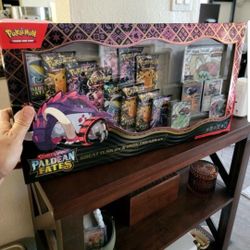 Paldean Fates Collection Box: Pokemon TCG
