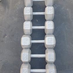 Dumbbell Set Includes 2x30lbs 2x35lbs 2x40lbs thats 210lbs all together..selling all together for $200