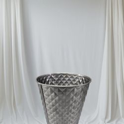 Metal Diamond Patterned Planter/Wastebasket