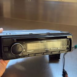 Kenwood KDC-BT375U head unit 