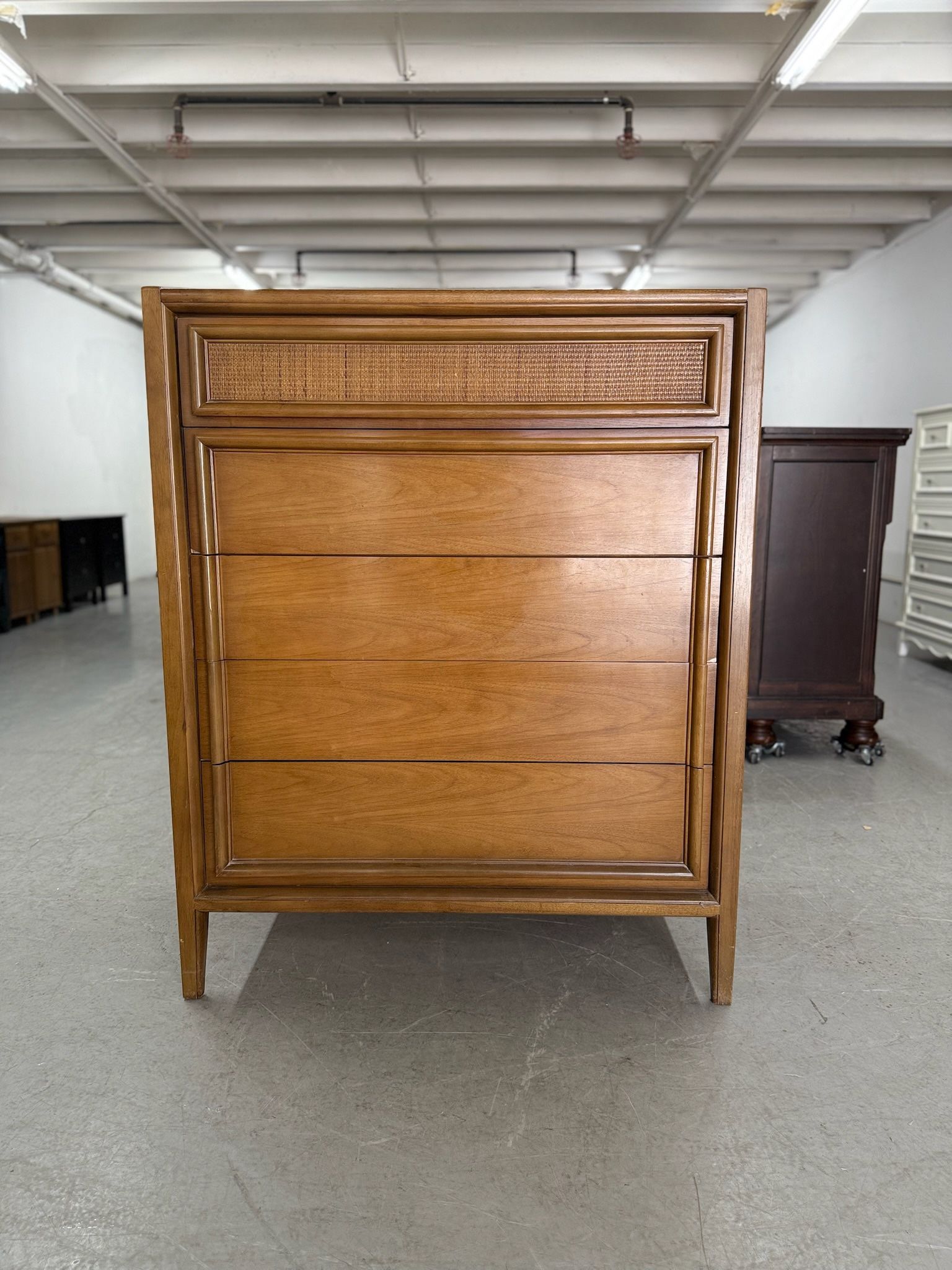 Thomasville Mid Century Modern Solid Wood 5 Drawer Chest Dresser