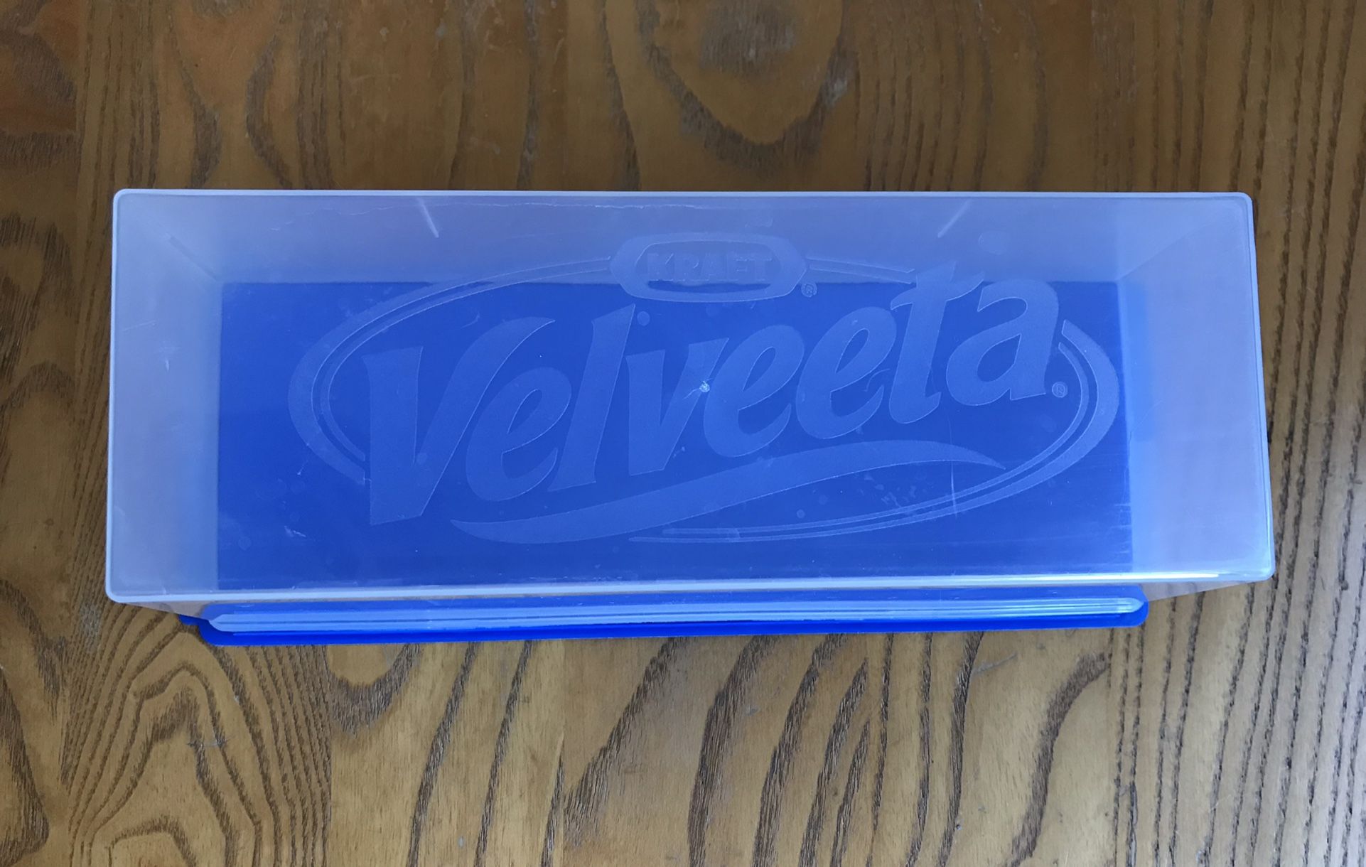 KRAFT VELVEETA CHEESE KEEPER CONTAINER, BLUE BASE AND CLEAR LID
