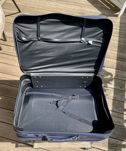Amelia Earhart 4 Piece Luggage Set for Sale in Newton NJ OfferUp