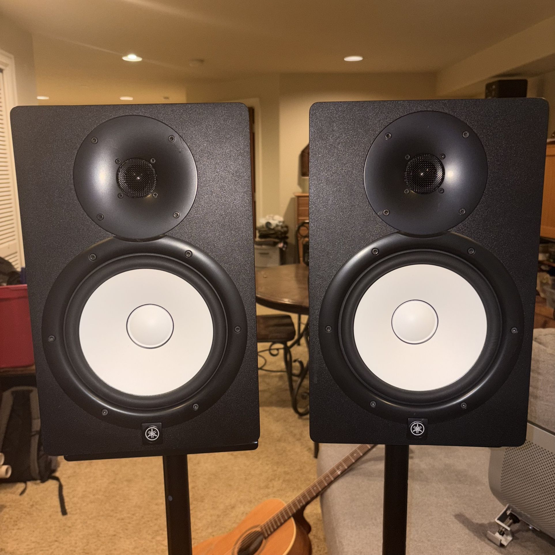 Yamaha HS8 8” Studio Monitor Speakers
