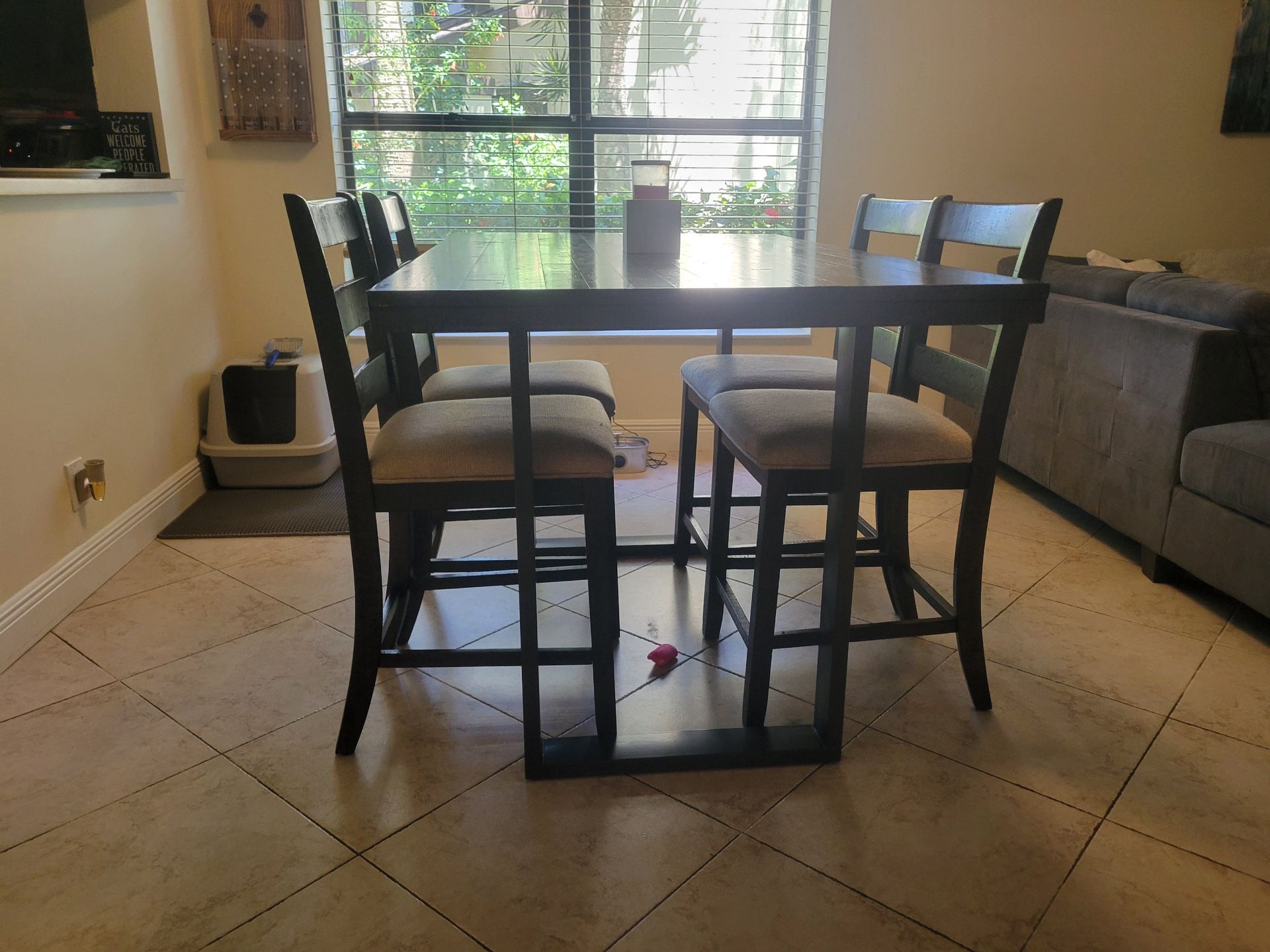 Wood Table And 4 Chairs 