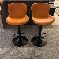 Adjustable bar stools