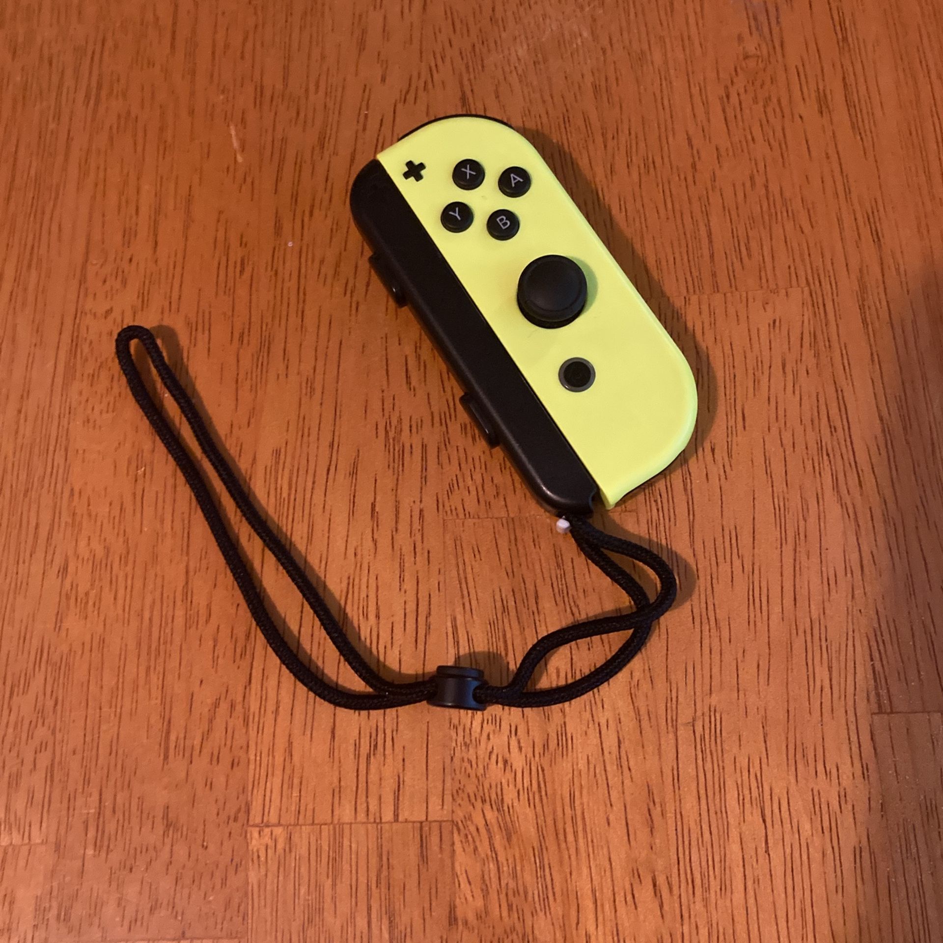Nintendo (R) Joy-Con With Strap