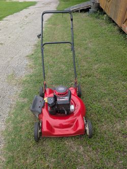 Murray 22-in Briggs and Stratton Lawn Mower