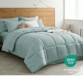 Brand new 7 pc full bed comforter set