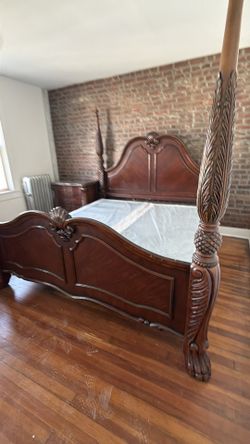 Solid Wood King Bedroom 6-piece Set – Marble Tops – Box Spring Included