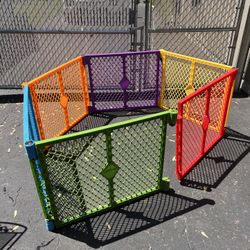 North States Superyard 6 Panel Free Standing Play Yard