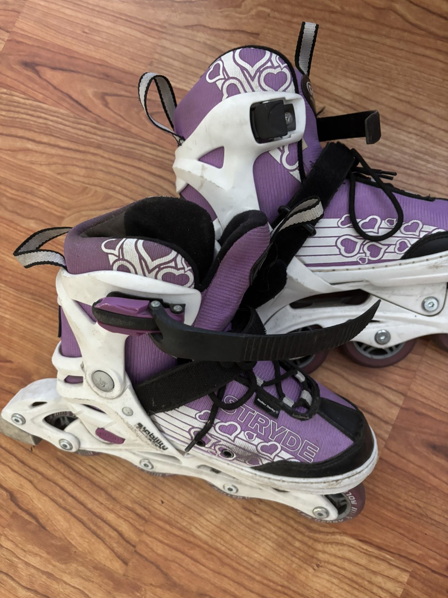 Almost New Roller skates For Girls