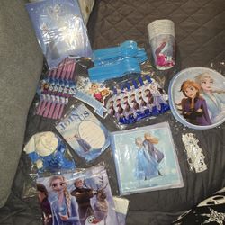 Frozen Birthday Party Decorations Tableware Cute Themed Happy Birthday Party Supplies Include Banner,Plates of Two Sizes,Napkins,Cups,Forks,Balloons w