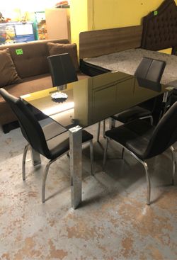 Table 4 chairs