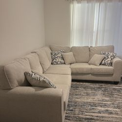 SECTIONAL COUCH