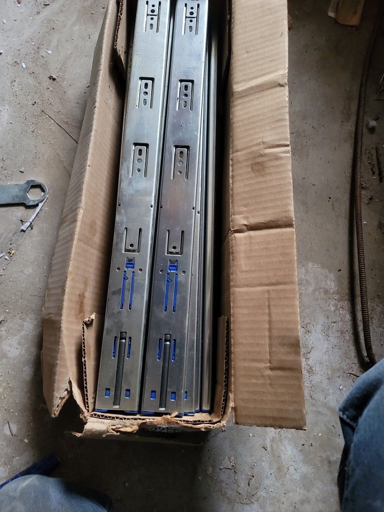Cabinet Rail Heavy Duty.