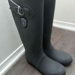 Brand New Rain boots Ladies Size 7 Adult 