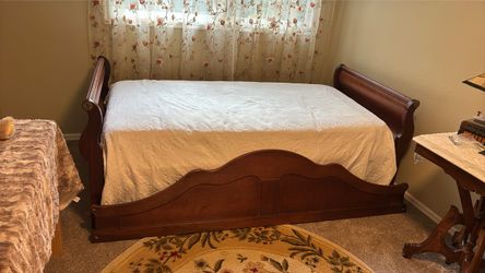 Sled bed for guess room Kiki no