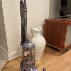 Shark Navigator Lift-Away Vacuum Cleaner 