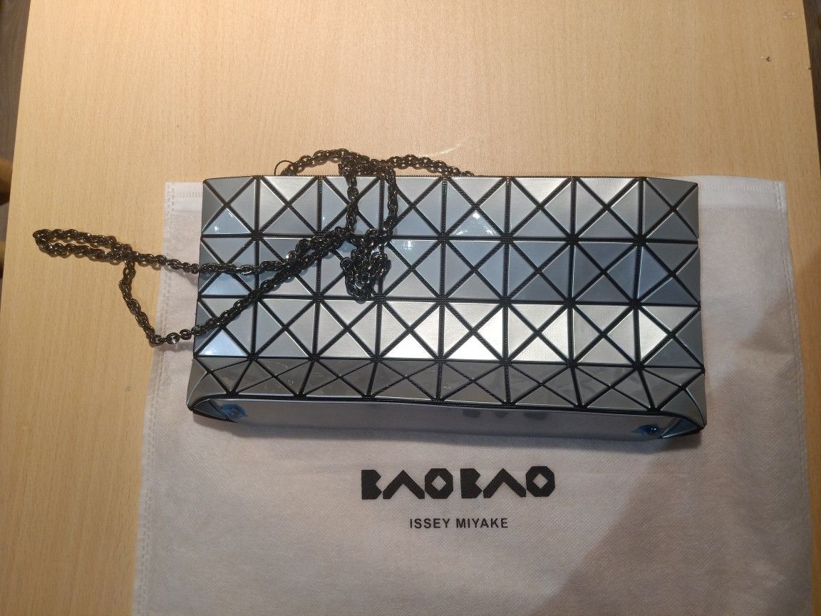 Bao Bao Issey Miyake Prism Clutch Shoulder Bag (Silver)