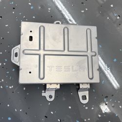 Tesla Model Y Amplifier 