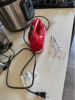 Moving Sale !!KitchenAid 5-Speed Hand Mixer (Empire Red) – Excellent Condition