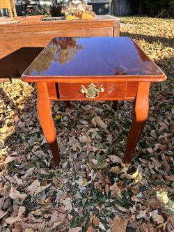 Really Really Good Looking Side Table 