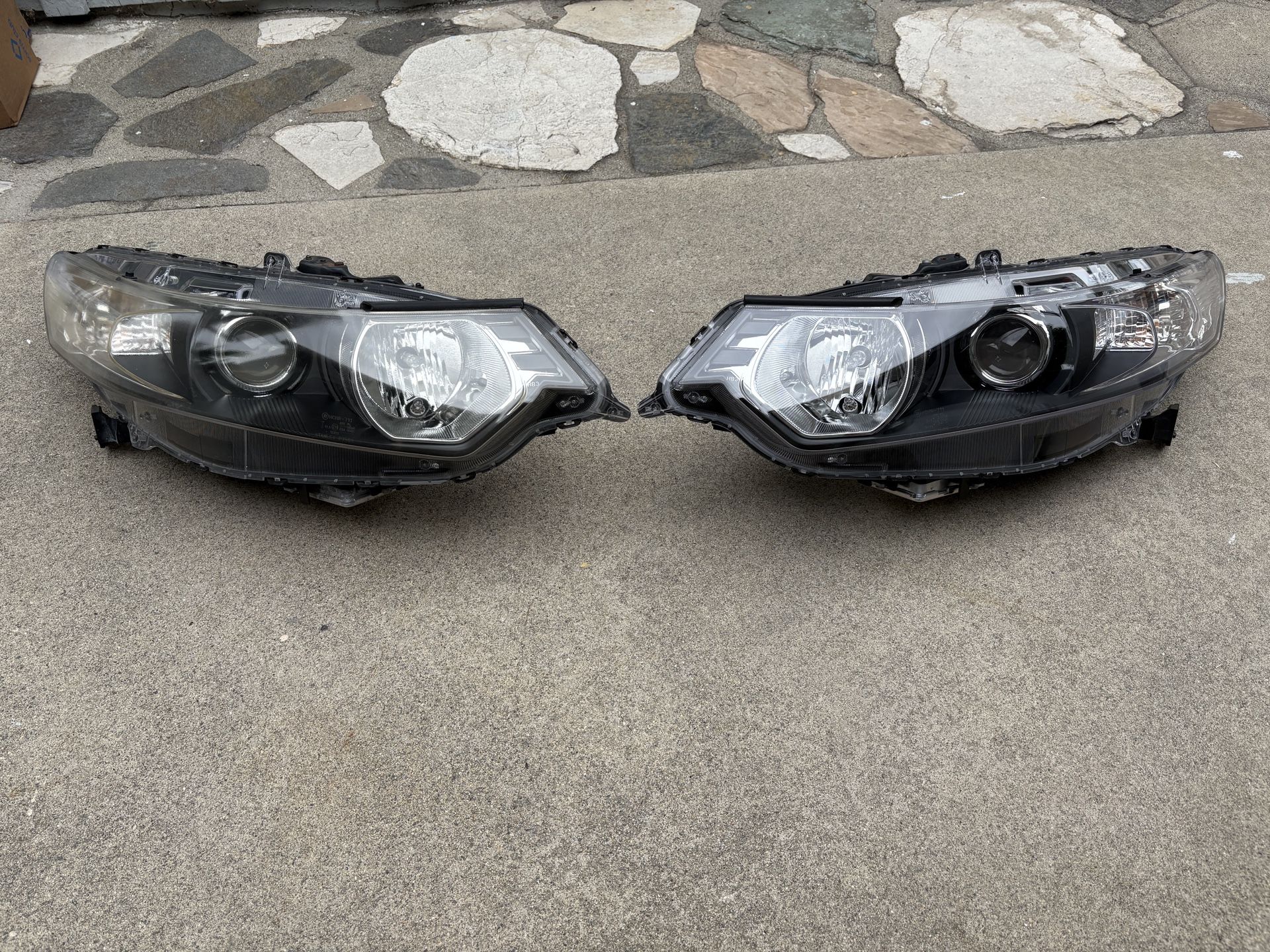2009-2014 Acura TSX JDM OEM Headlights With Ballast And Bulbs