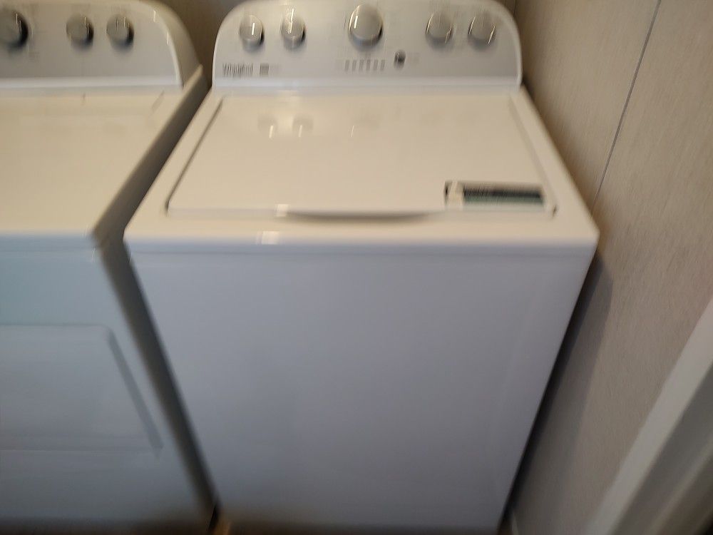 Whirlpool Washer And Dryer $900 For The Set