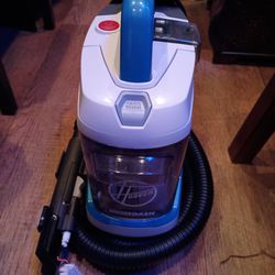 Hoover Carpet Cleaner In Like New Cond 