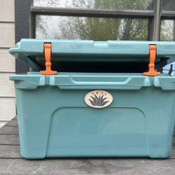 Yeti Used River Green Tundra Cooler 45. Discontinued Yeti Cooler. Rare $450