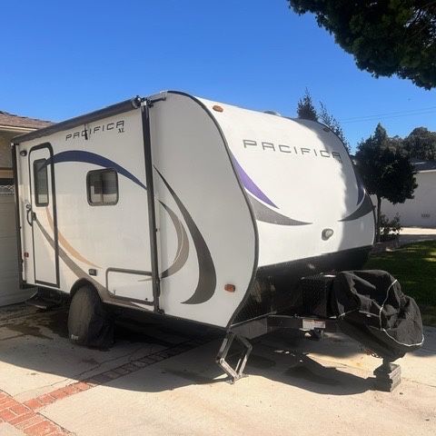 2018 Pacific Coachworks Travel Trailer