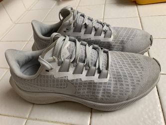 Nike Pegasus 37 Light Gray Womens Size 6