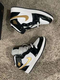 AIR JORDAN 1 MID SE (GS) BLACK/METALLIC GOLD-WHITE NOIR/BLANC/OR METALLIQUE