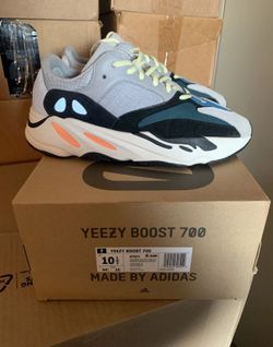 Men's Adidas Yeezy Boost Wave runner Size 10.5