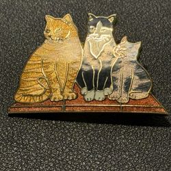 Fish Enterprise Vintage 1980s Cloisonne Enamel Cats Kitten Pin Brooch