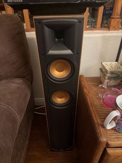 Klipsch RF-15 Cherry Tower Speakers Pair — Tractrix Horn, Dual 5.25" Woofers, 8 Ohm