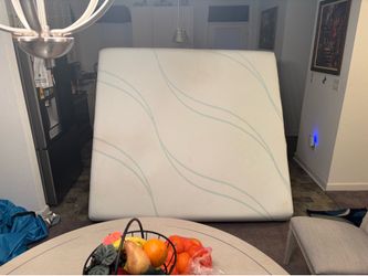 Tempur -Pedic Gently used King Size Mattress