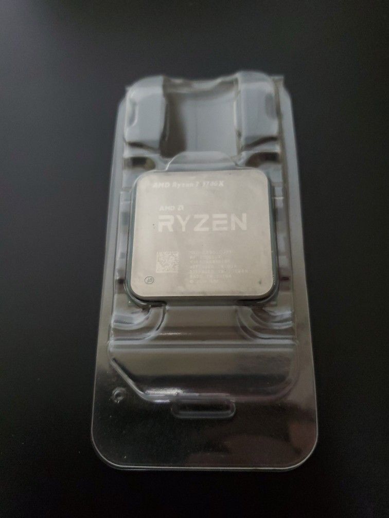 AMD Ryzen 7 3700X